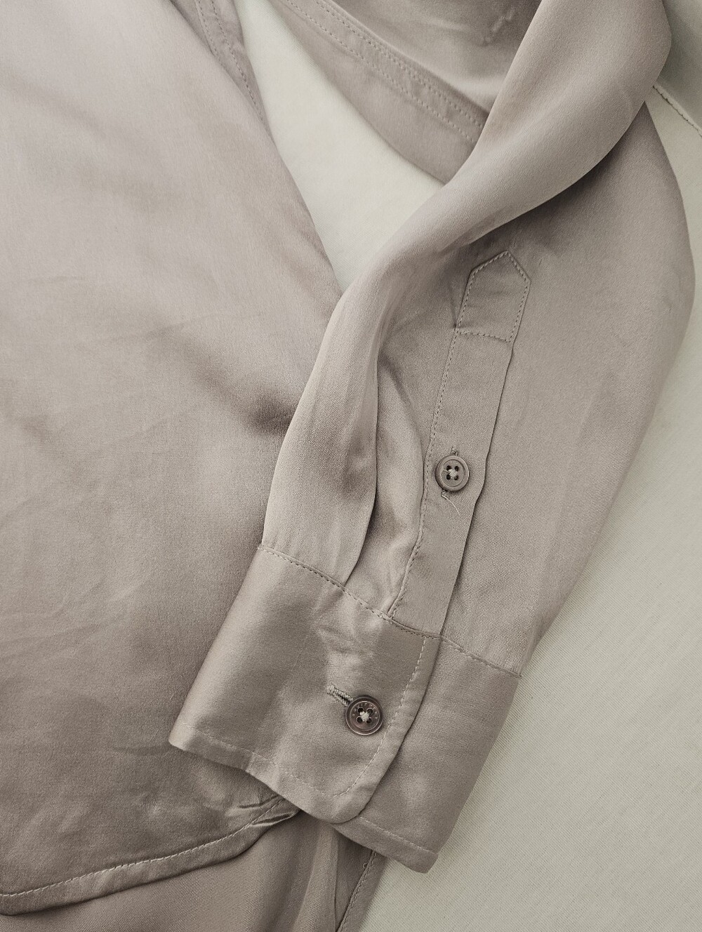 Equipment Femme Silk Button Down Shirt Silver Gray Long Sleeve Small - Picture 5 of 10